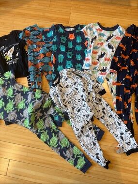 Excellent Condition! BUNDLE! 7! Carter’s Kid Toddler Assorted Pj Sets Sz 4T